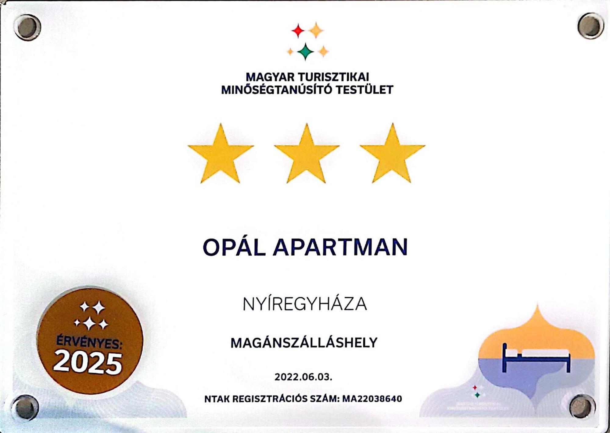 Opal Apartman Apartment Nyiregyhaza Bagian luar foto